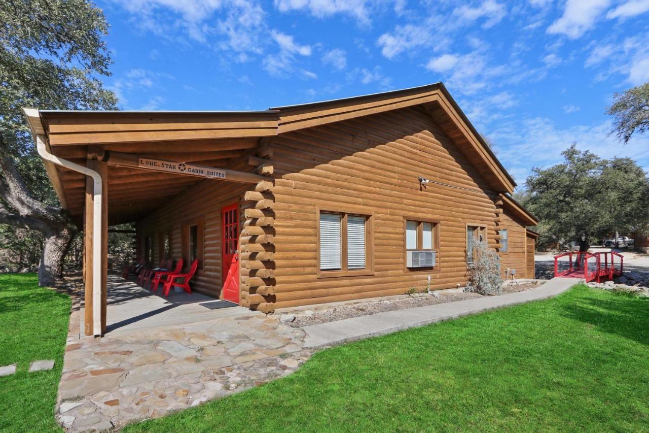 Wimberley Log Cabins Resort And Suites- Unit 2 ภายนอก รูปภาพ